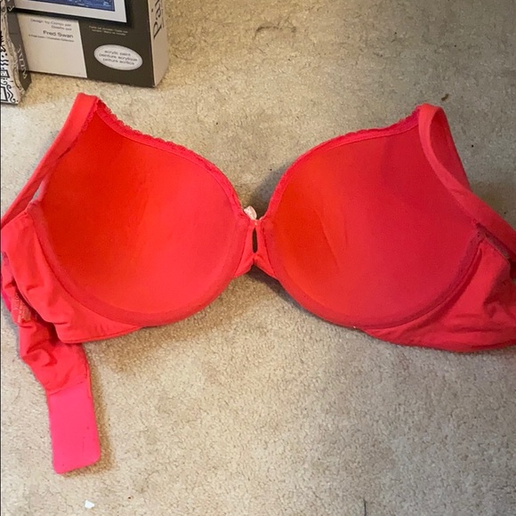 Victoria Secret Bra - Picture 3 of 4